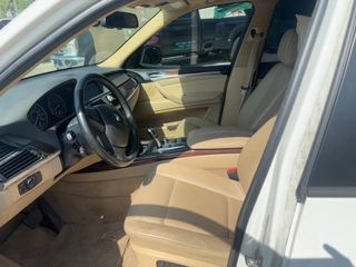 2012 BMW X5 - Interior Front Seat Image